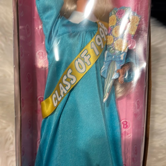 Barbie Graduation Doll - Blue Gown - Picture 3 of 8